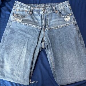 👖 American Eagle Curvy Straight Jeans – Size 16 Regular – Distressed Light Wash